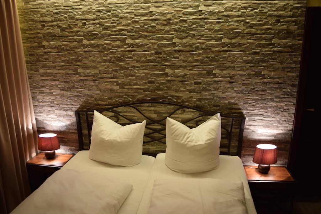 Hotel Arte Vida Ohg Spremberg Room photo